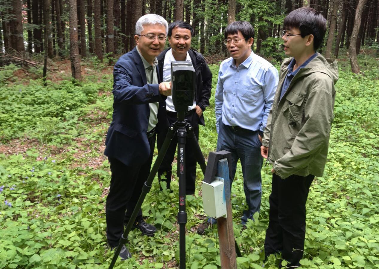 丁赤飚一行調研清原站